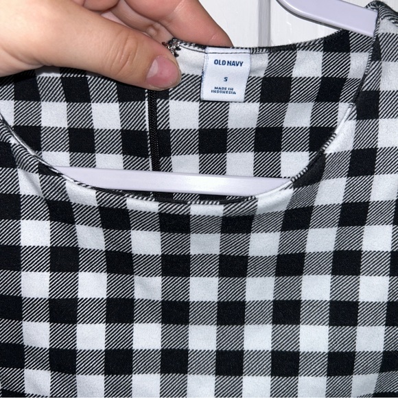 4 for $20 Old navy black and white gingham dress - Picture 3 of 4